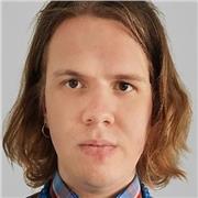 Tous ceux qui s'intéressent à la physique, à la programmation ou à la pratique de la langue russe